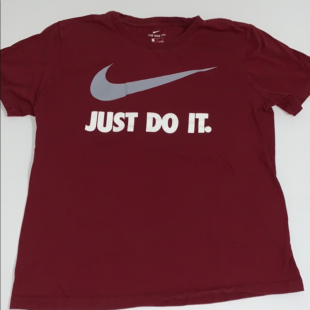 Nike Men’s Burgundy Short Sleeve Tee Shirt, Large